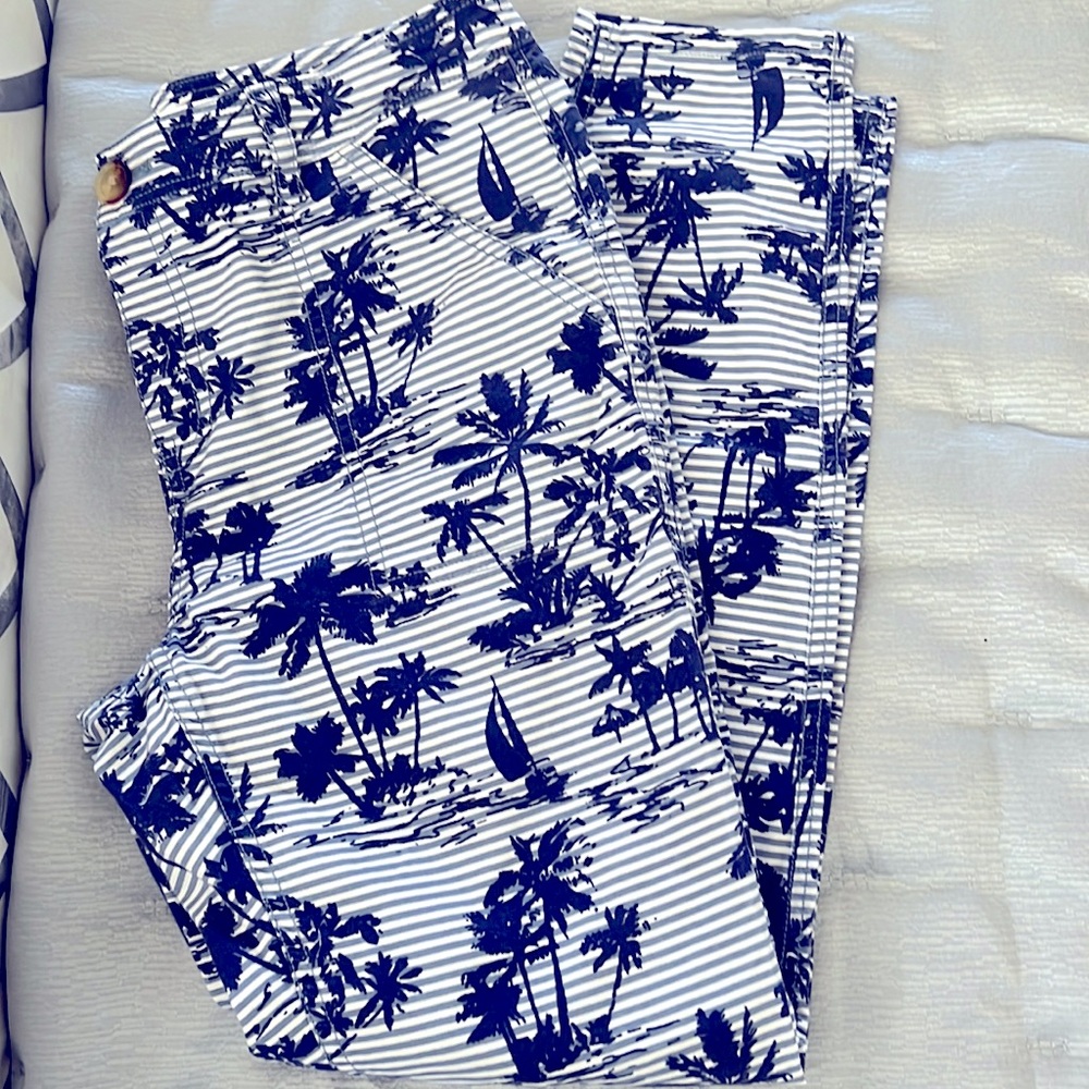 Vineyard Vines skinny ankle pants.